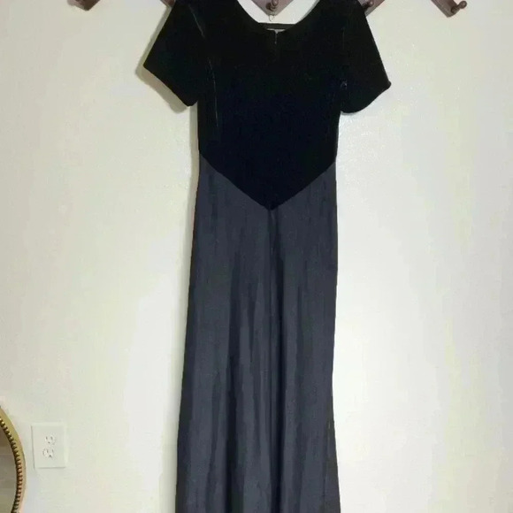 Southeastern Performance Apparel Short Sleeve Concert Dress Oratorio Black Sz 4 - Picture 9 of 9